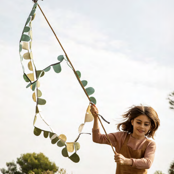 Muskhane Felt Round Flag Garland